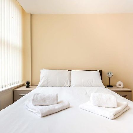 Bright 1 Bedroom Budget Flat In Central Понтефракт Екстер'єр фото