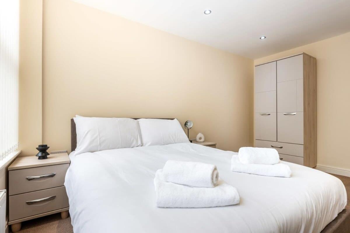 Bright 1 Bedroom Budget Flat In Central Понтефракт Екстер'єр фото